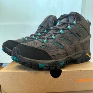 NIB Merrell Moab 2 Hiking Boots Waterproof sz 6.5
